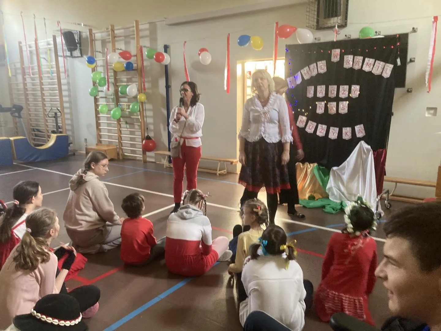 Ramię w ramię, łączy nas muzyka – dyskoteka