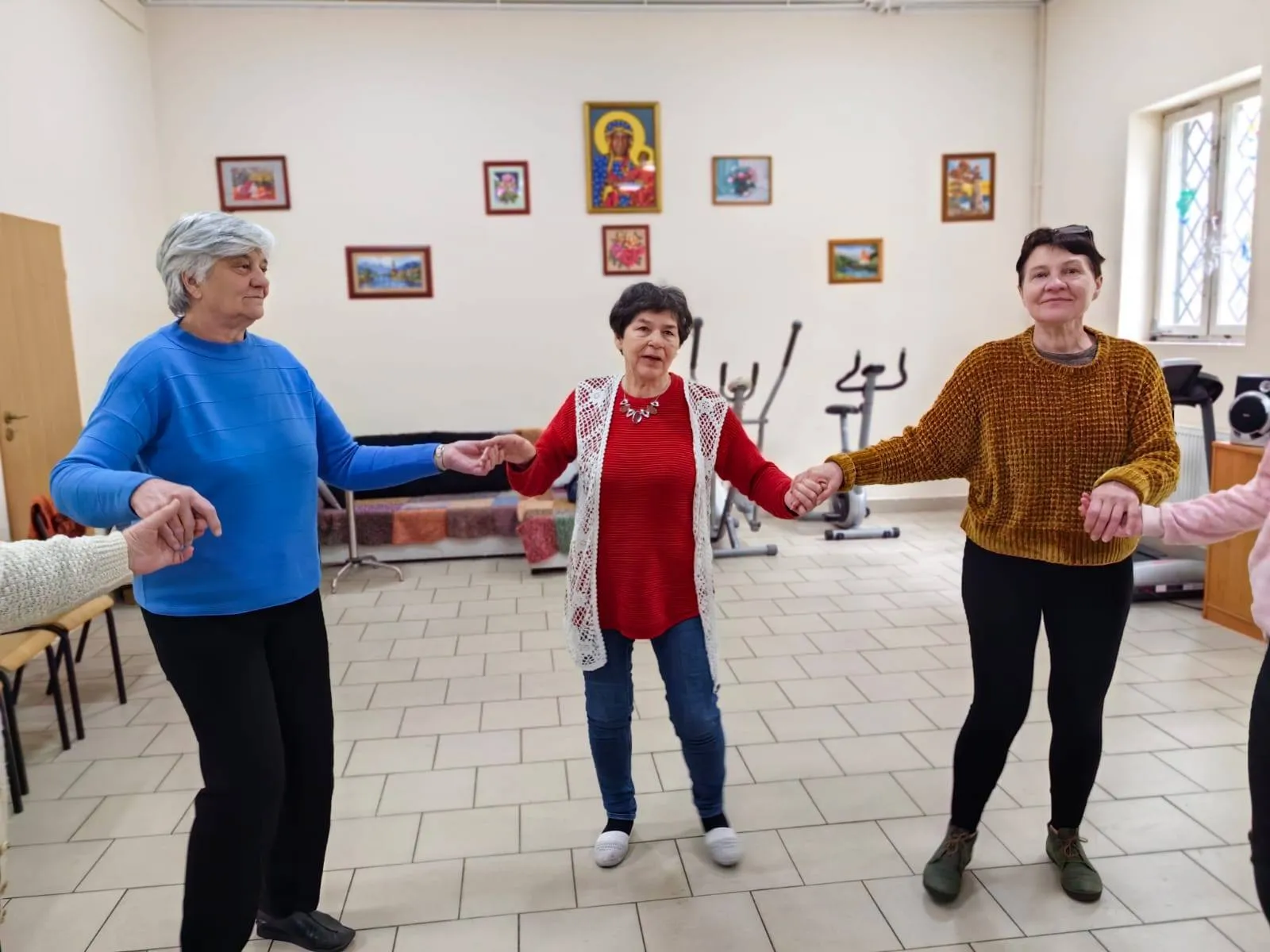 Spotkanie przy muzyce w Domu Dziennego Pobytu w Falenicy