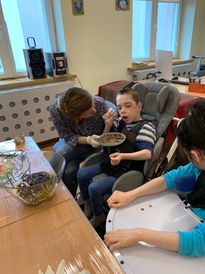 Warsztaty sensoplastyczne w nastroju wielkanocnym