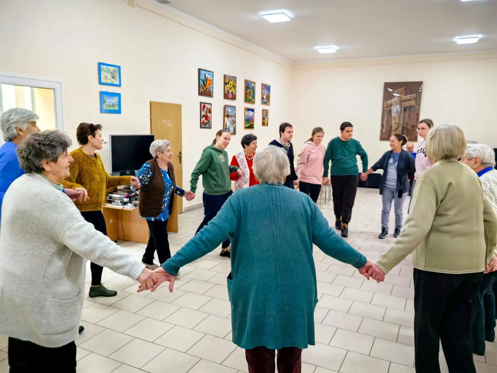 Spotkanie przy muzyce w Domu Dziennego Pobytu w Falenicy