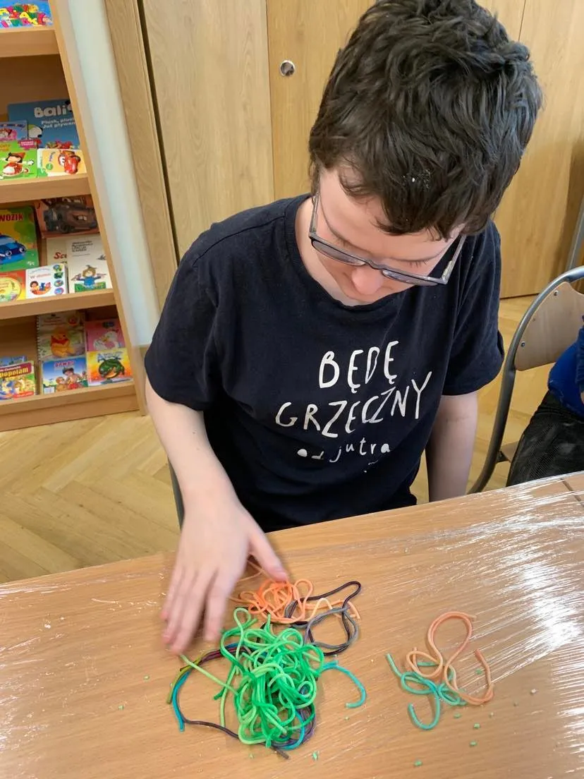 Warsztaty sensoplastyczne w nastroju wielkanocnym