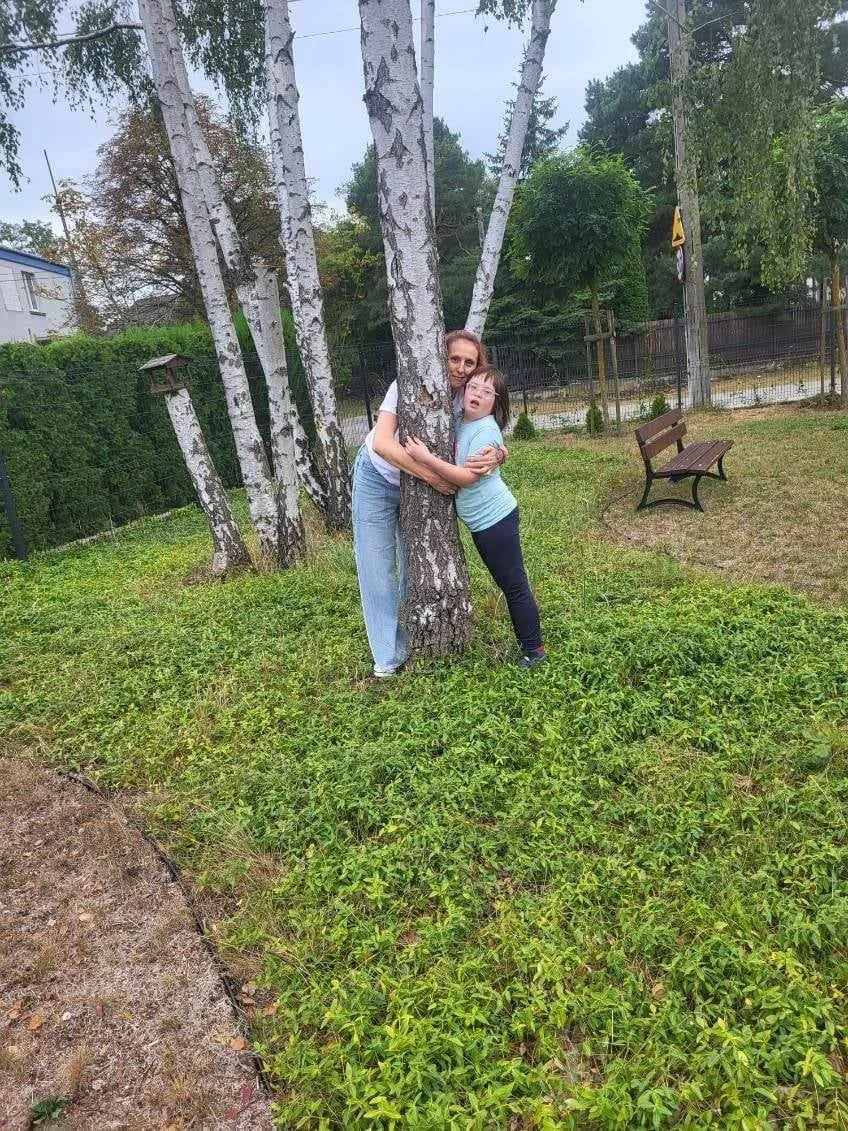 Przytul się do drzewa