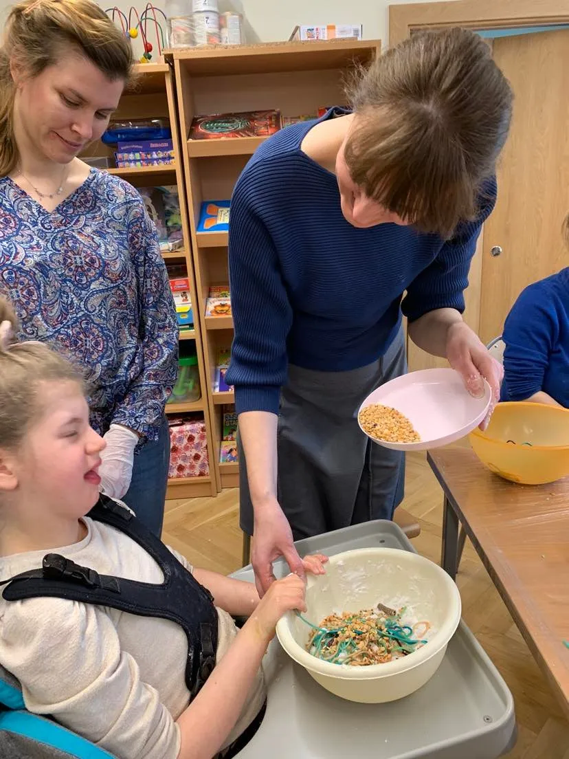 Warsztaty sensoplastyczne w nastroju wielkanocnym