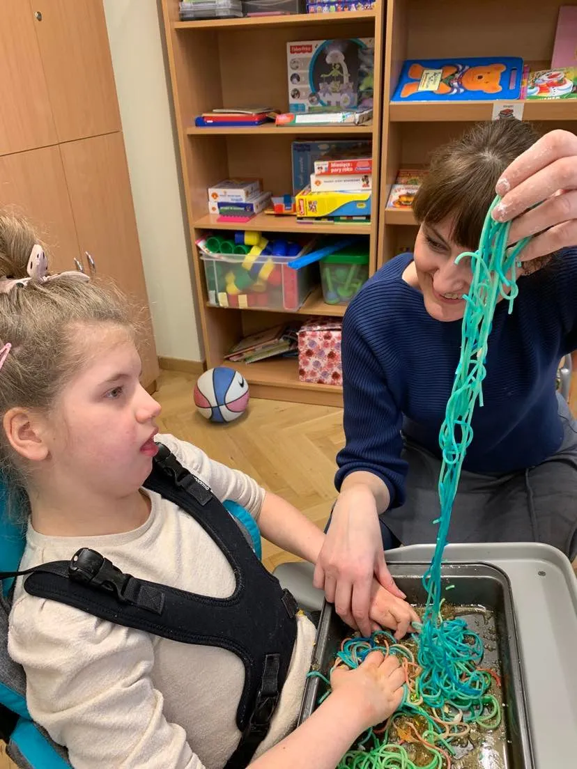 Warsztaty sensoplastyczne w nastroju wielkanocnym