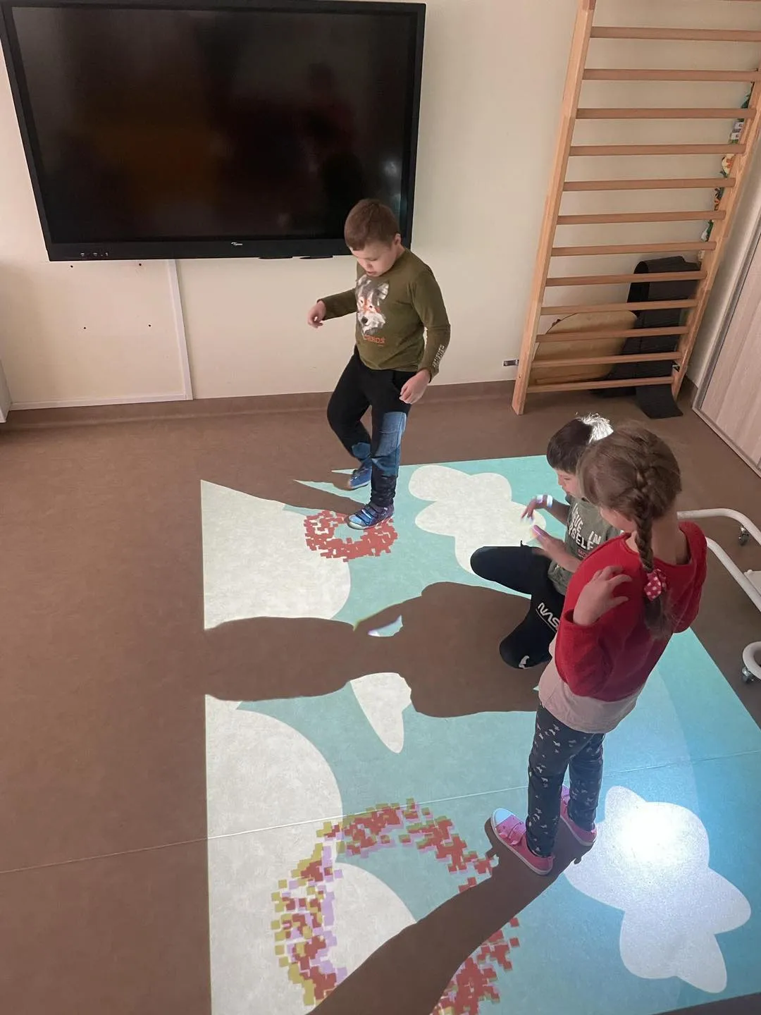 Zajęcia z podłogą interaktywną