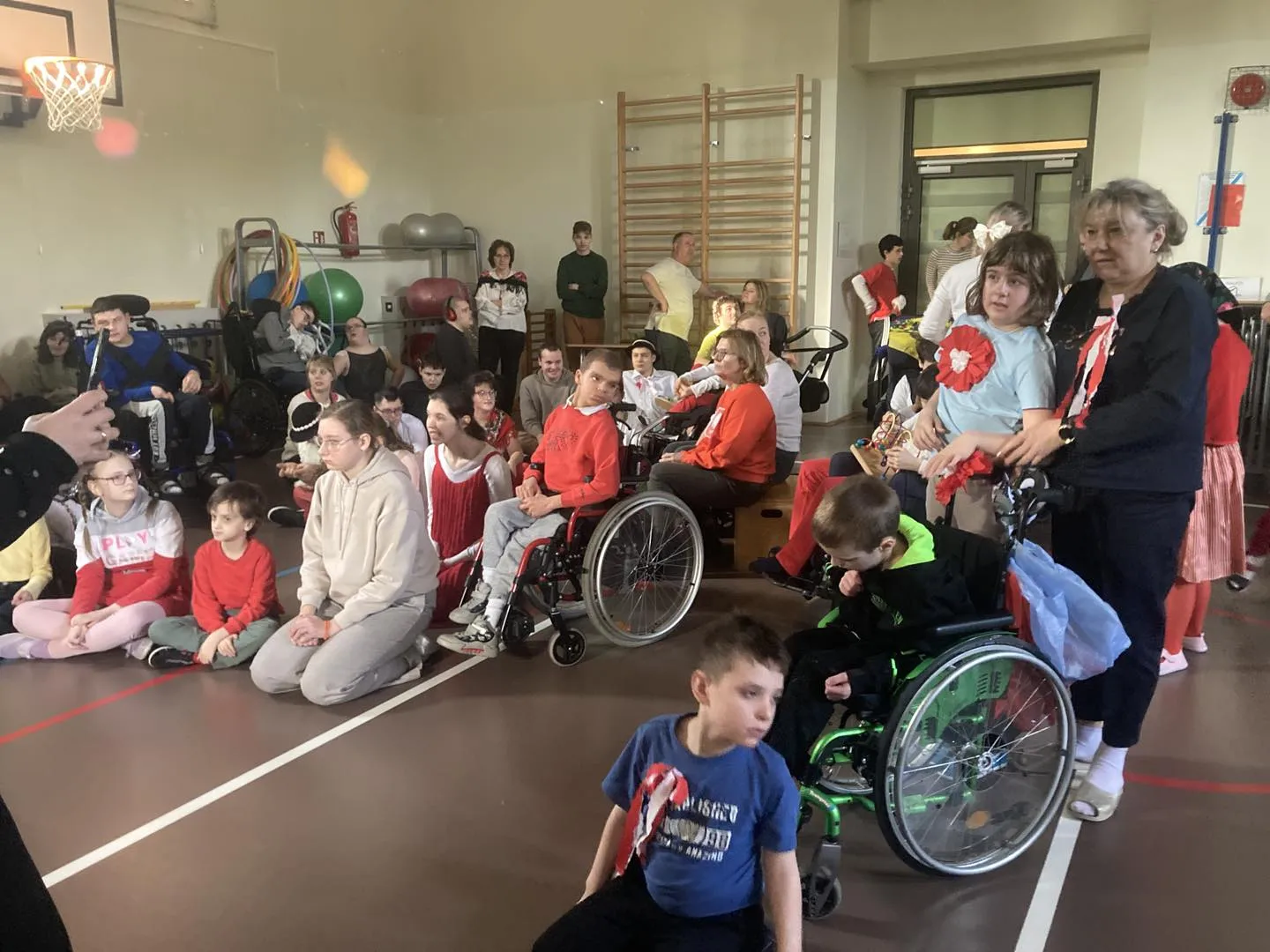 Ramię w ramię, łączy nas muzyka – dyskoteka