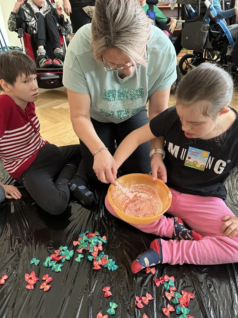 Wiosenne inspiracje na zajęciach z Sensoplastyki