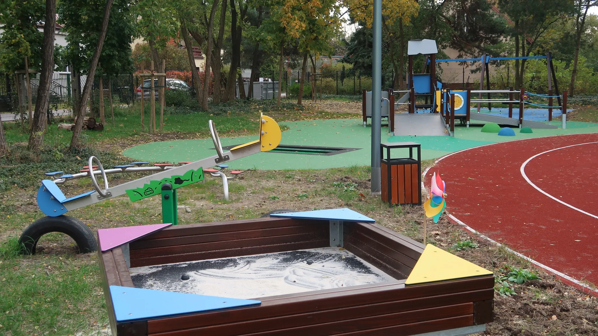 Nowy plac zabaw jest oficjalnie otwarty