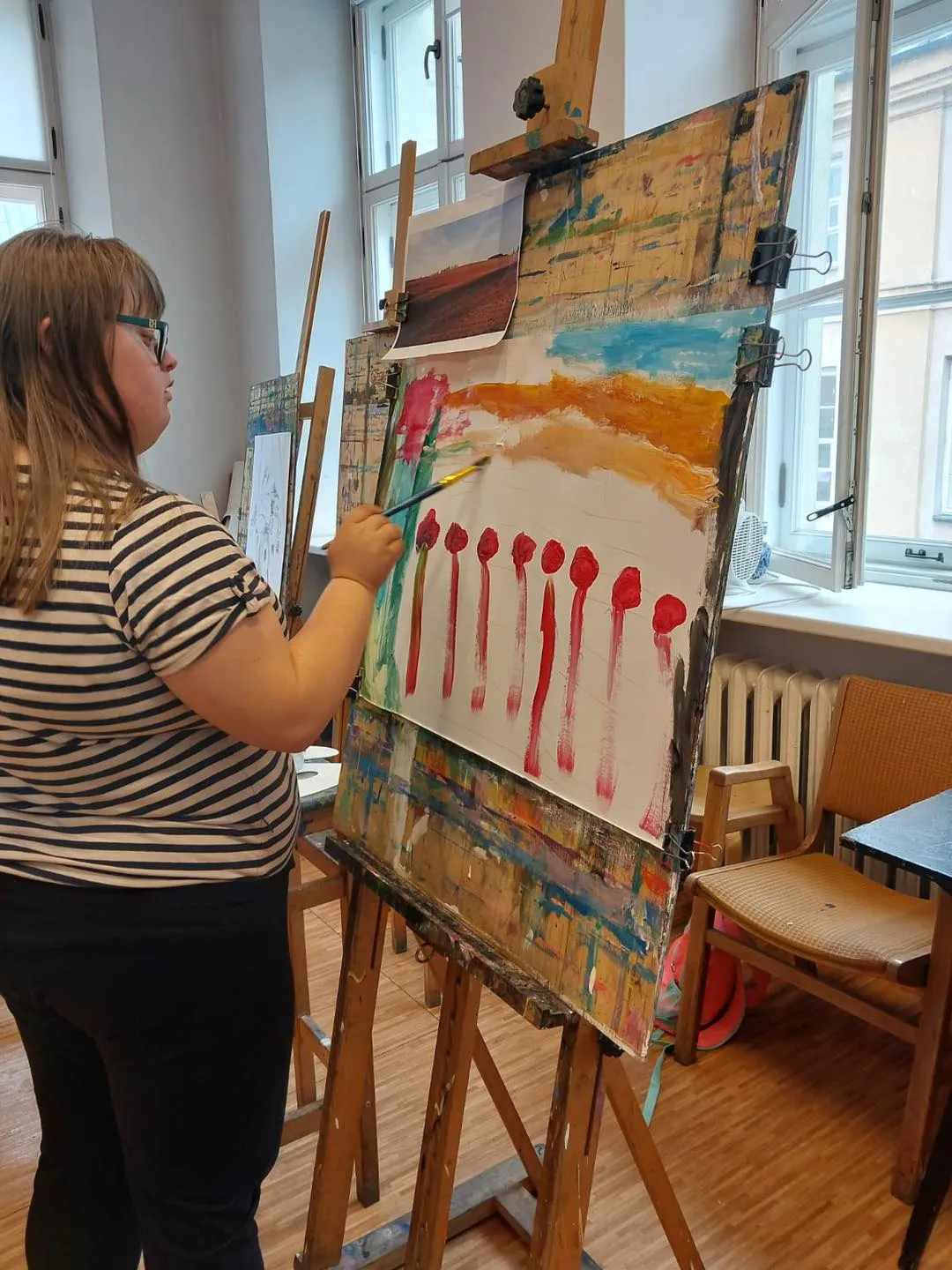 Było bardzo miło i kreatywnie. Dziękujemy p. Joannie za comiesięczne miłe spotkania i życzymy udanych wakacji. 🎨🌞🙂