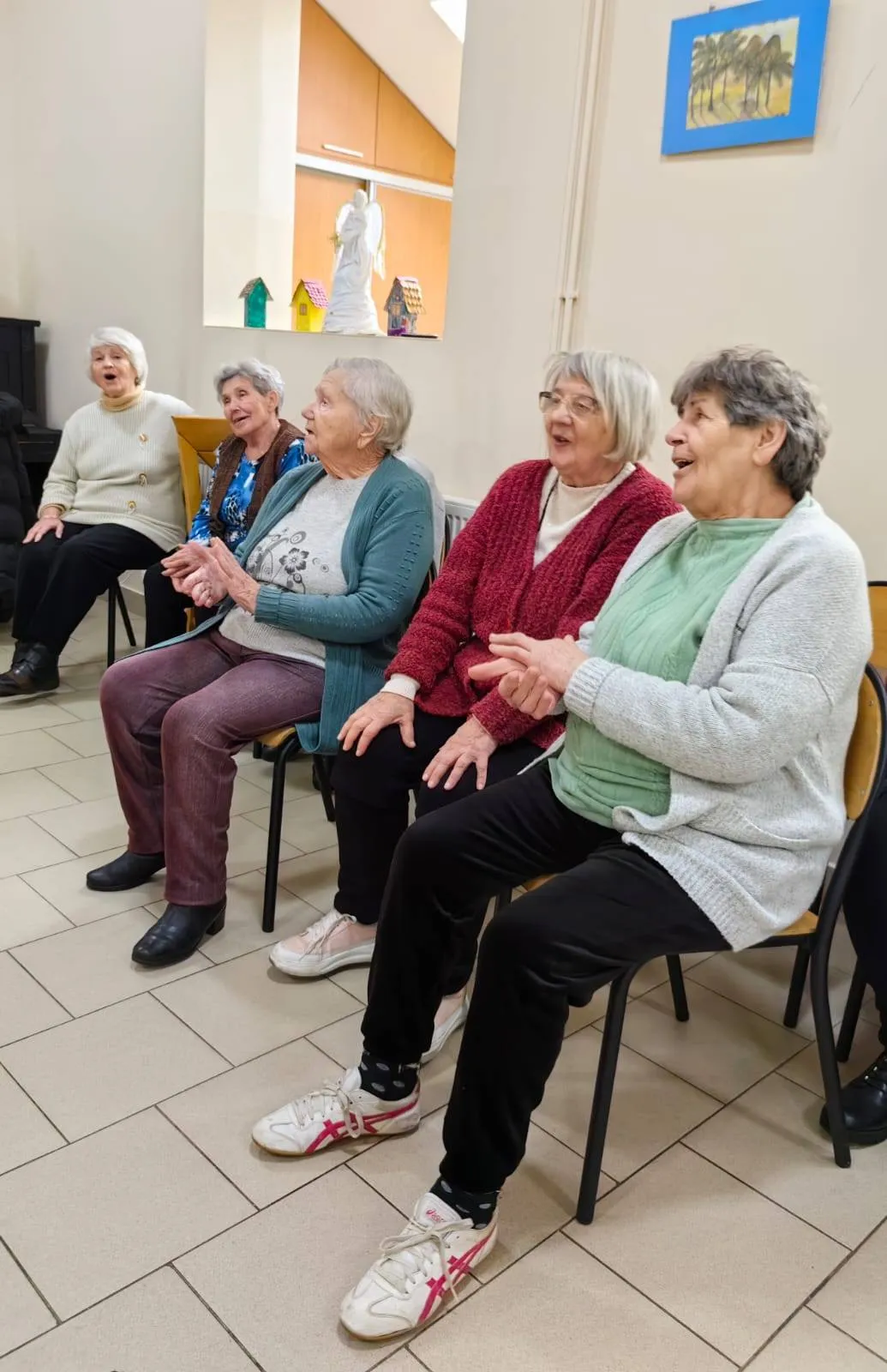 Spotkanie przy muzyce w Domu Dziennego Pobytu w Falenicy