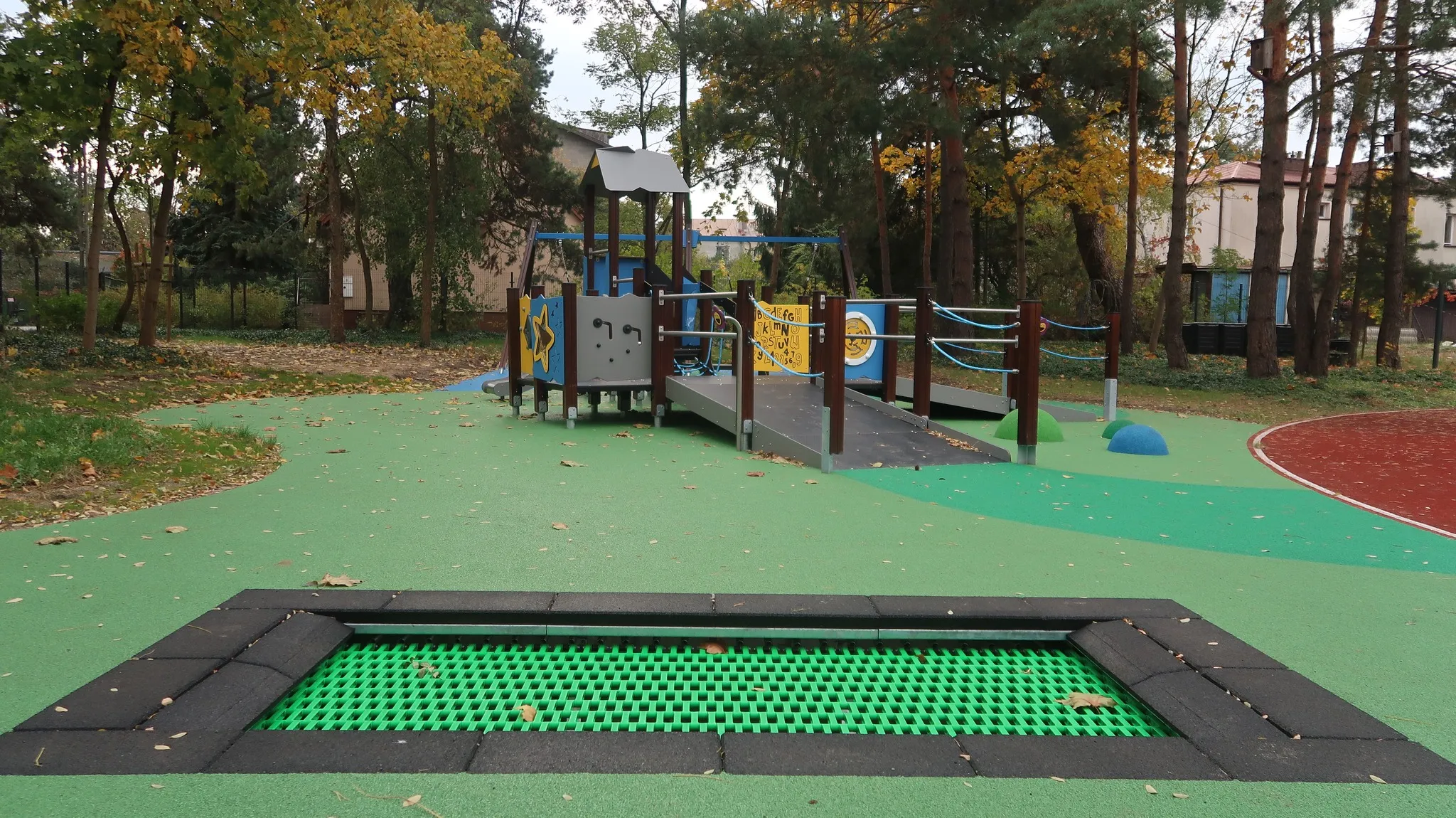 Nowy plac zabaw jest oficjalnie otwarty