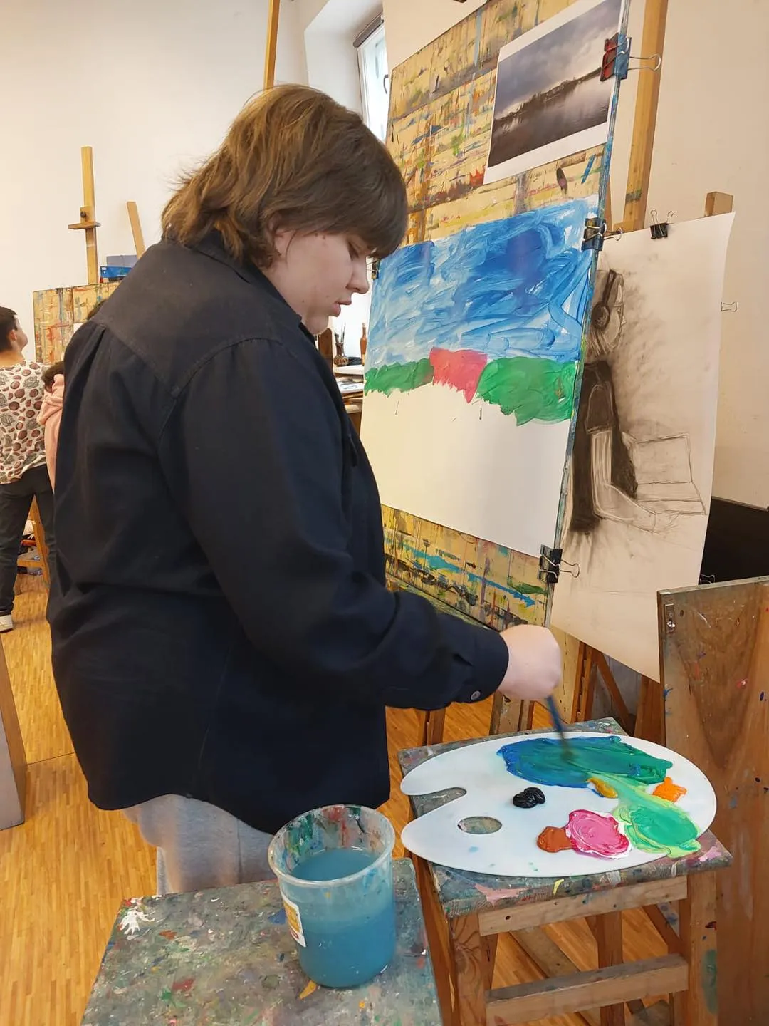 Było bardzo miło i kreatywnie. Dziękujemy p. Joannie za comiesięczne miłe spotkania i życzymy udanych wakacji. 🎨🌞🙂