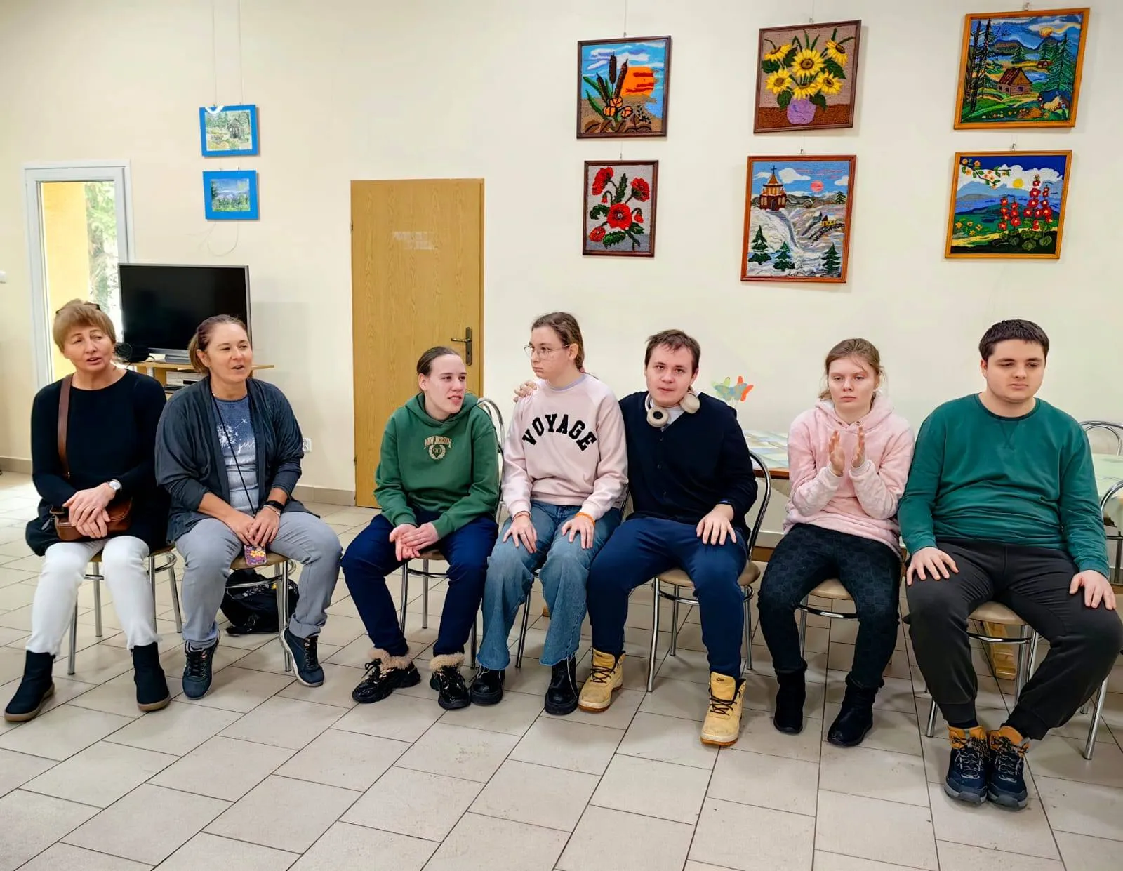 Spotkanie przy muzyce w Domu Dziennego Pobytu w Falenicy