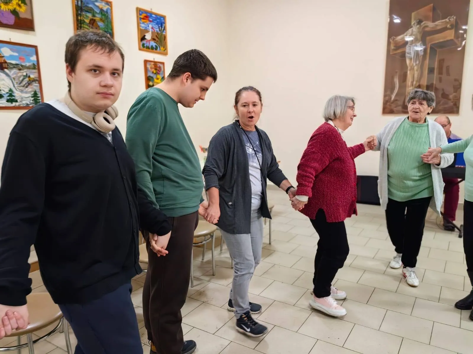 Spotkanie przy muzyce w Domu Dziennego Pobytu w Falenicy