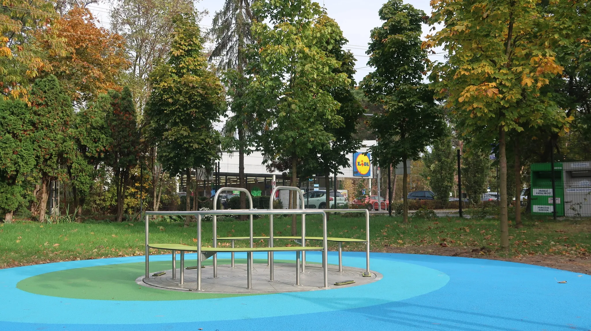 Nowy plac zabaw jest oficjalnie otwarty