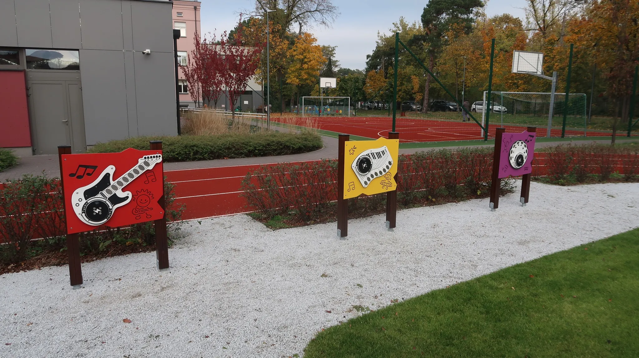 Nowy plac zabaw jest oficjalnie otwarty