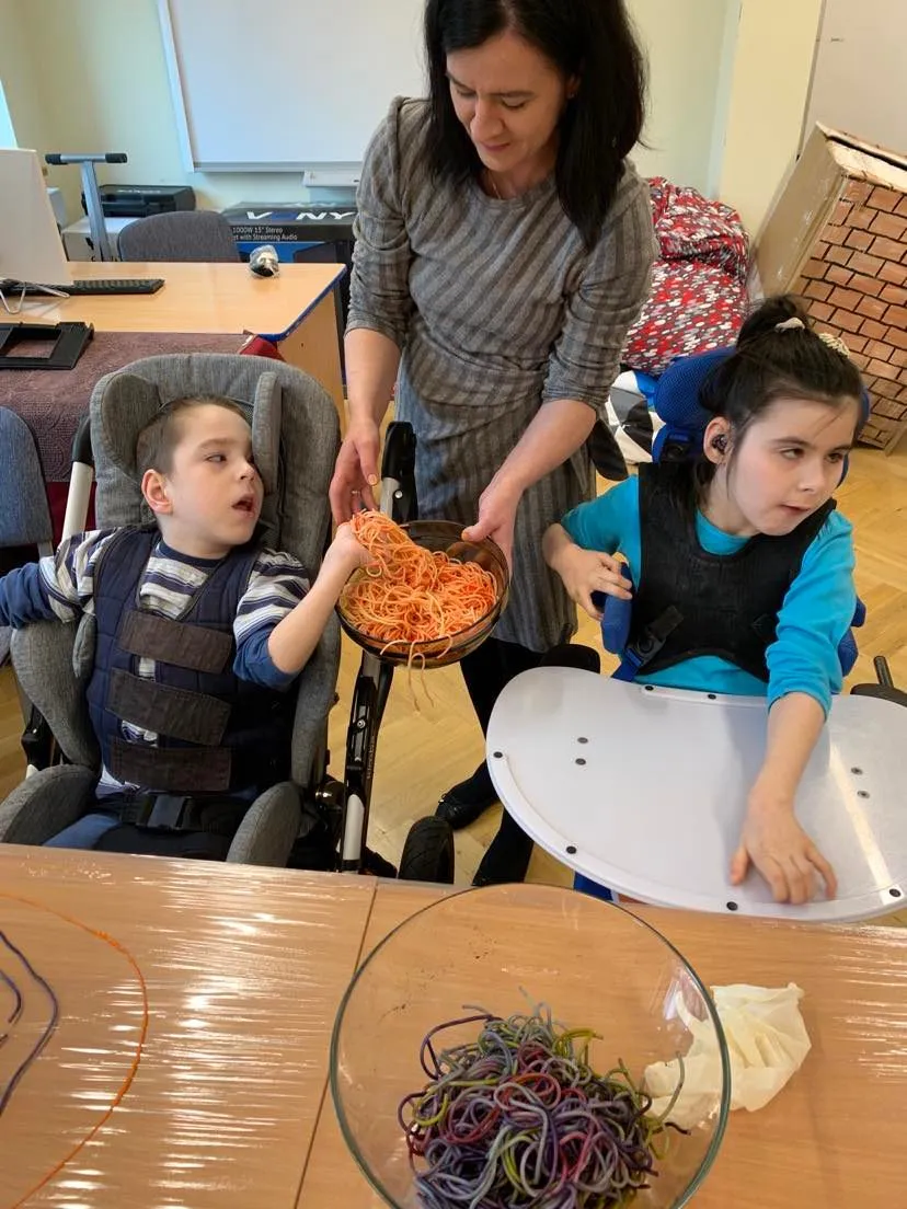 Warsztaty sensoplastyczne w nastroju wielkanocnym