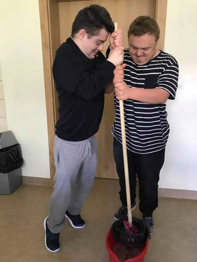 Prace porządkowe i biurowe