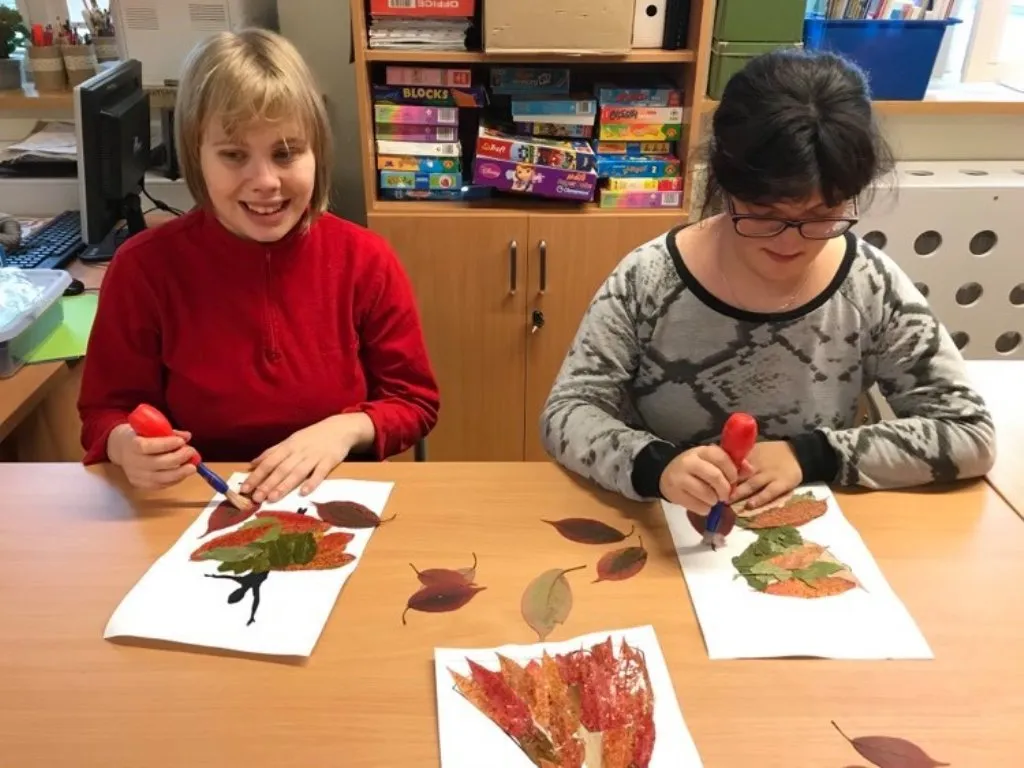 Szycie i papieroplastyka