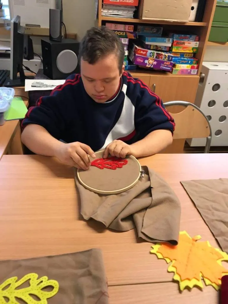 Szycie i papieroplastyka