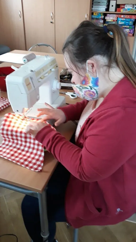 Szycie i papieroplastyka