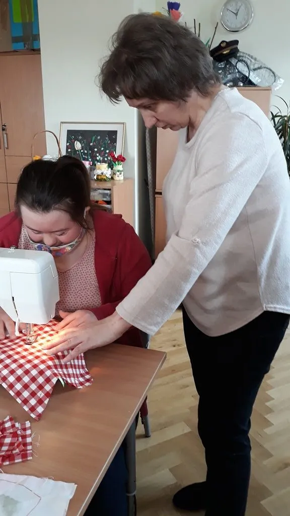 Szycie i papieroplastyka